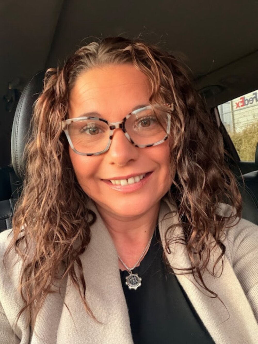 Meet your Posher, Desiree